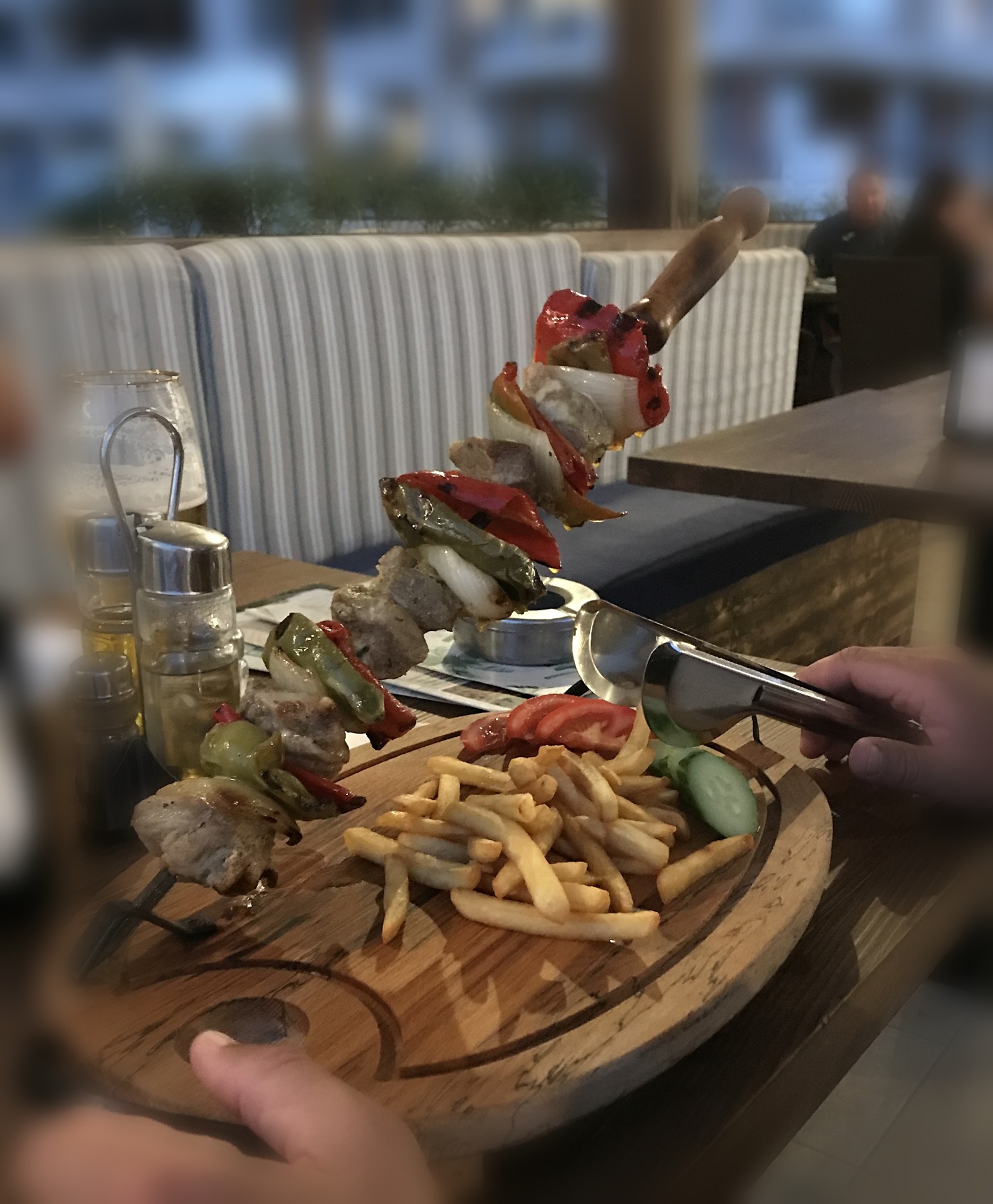 Lahôdky z grilu TROPICANA bar