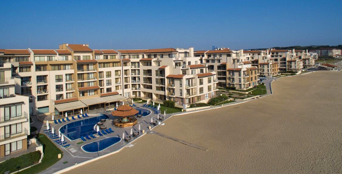 Priamo na pláži, tak blízko mora, ako sa len najbližšie dá ...